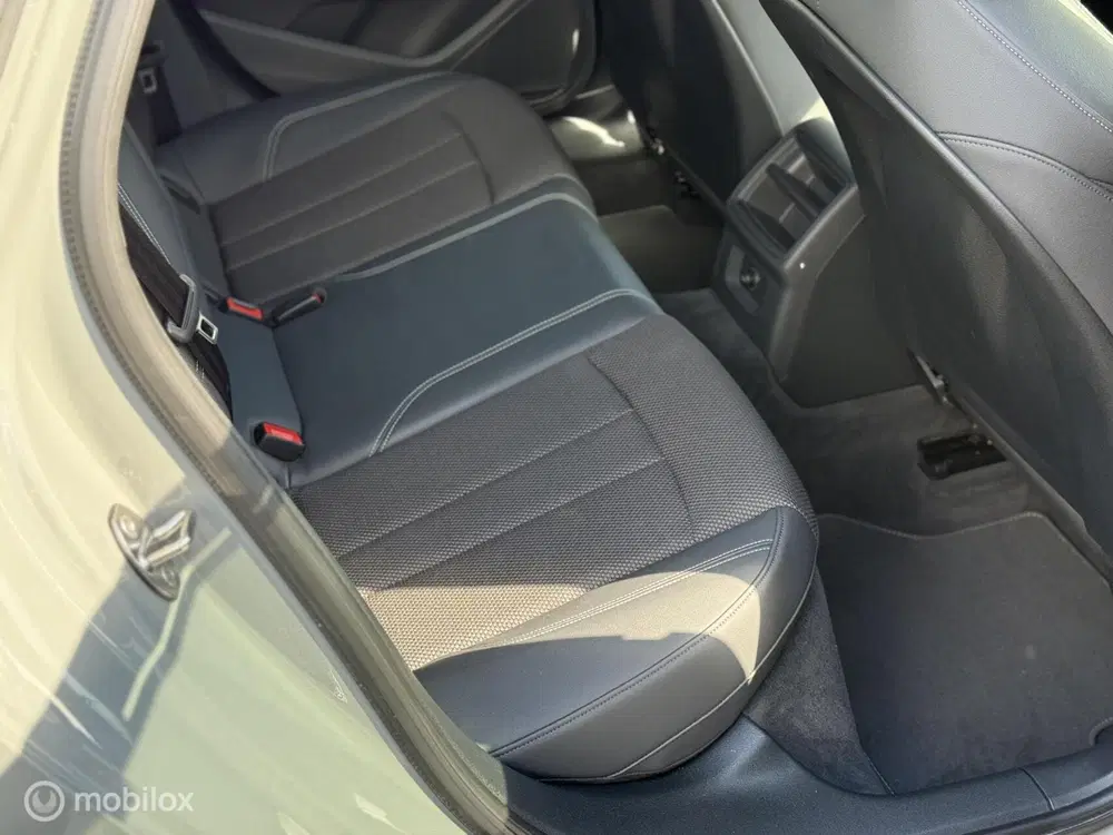 Audi A4 40 TFSI quattro S edition DAK uit 2022, foto 17