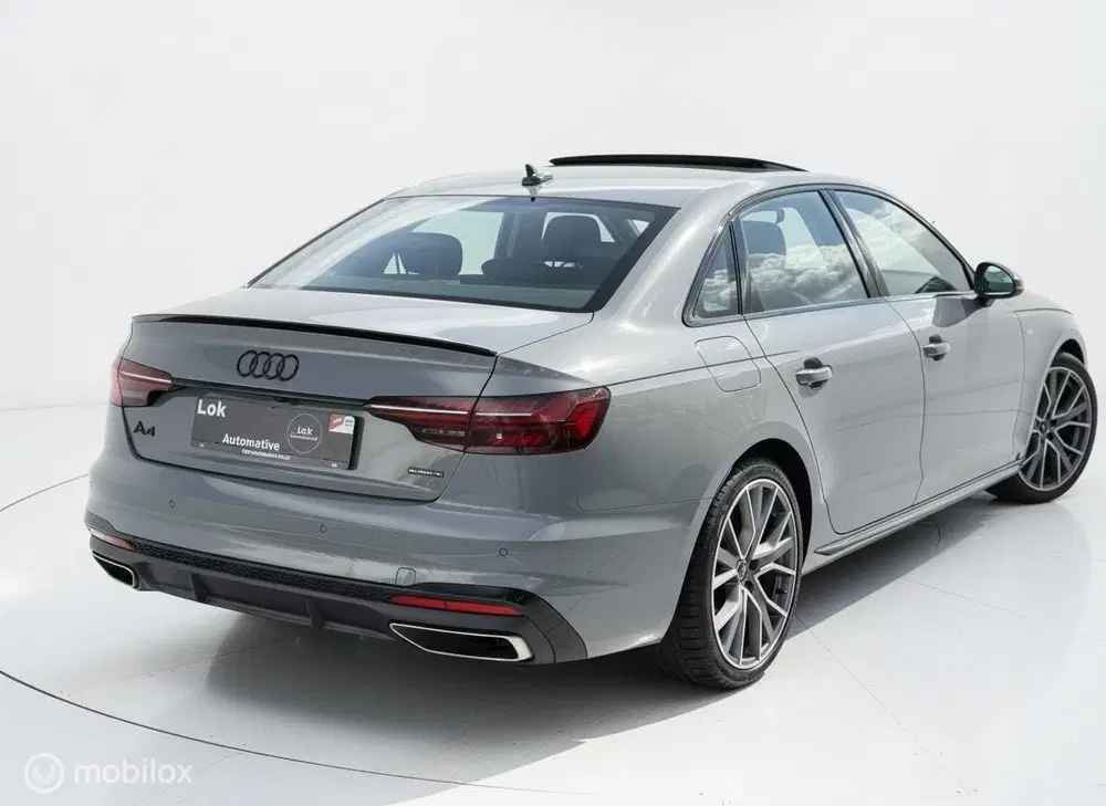 Audi A4 40 TFSI quattro S edition DAK uit 2022, foto 2