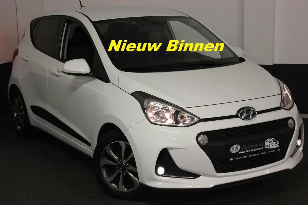 Hyundai I10 STYLE 1.2*NAVI*STUUR+STOELVERWARMING 1E EIGEN uit 2019