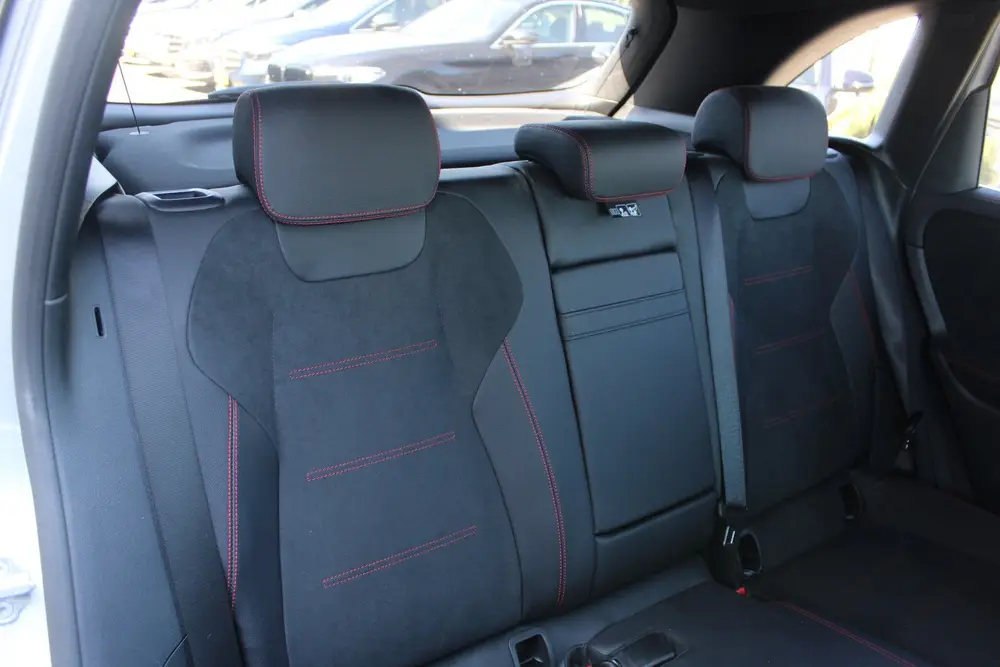 Mercedes-Benz B-Klasse 180 AUT7 AMG LINE SFEER KEY-LESS GO C uit 2019, foto 18
