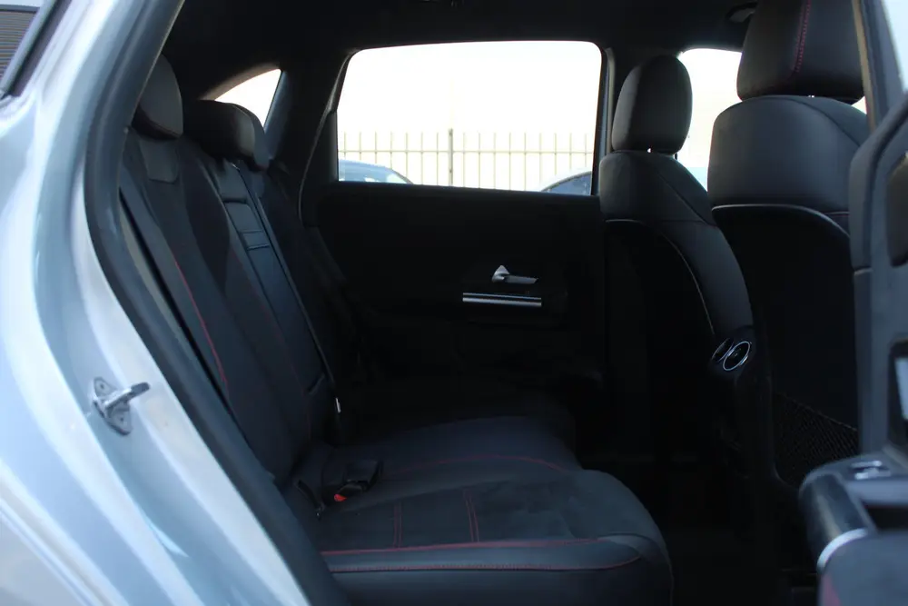 Mercedes-Benz B-Klasse 180 AUT7 AMG LINE SFEER KEY-LESS GO C uit 2019, foto 19
