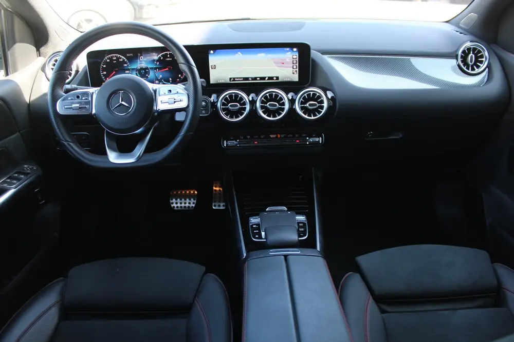 Mercedes-Benz B-Klasse 180 AUT7 AMG LINE SFEER KEY-LESS GO C uit 2019, foto 2