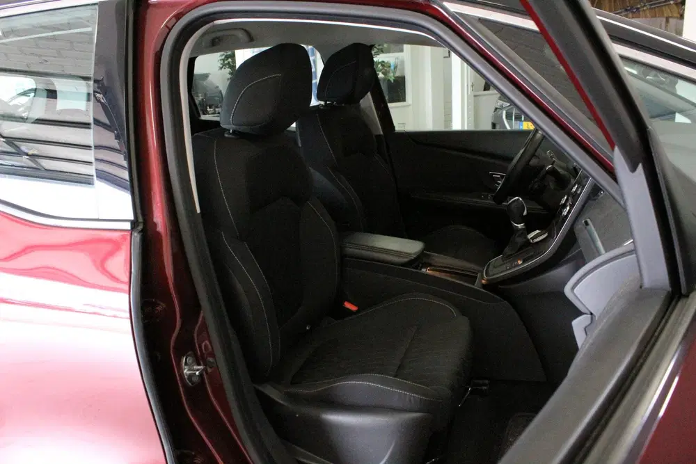 Renault Scenic Scénic 1.3 TCe Limited uit 2020, foto 15