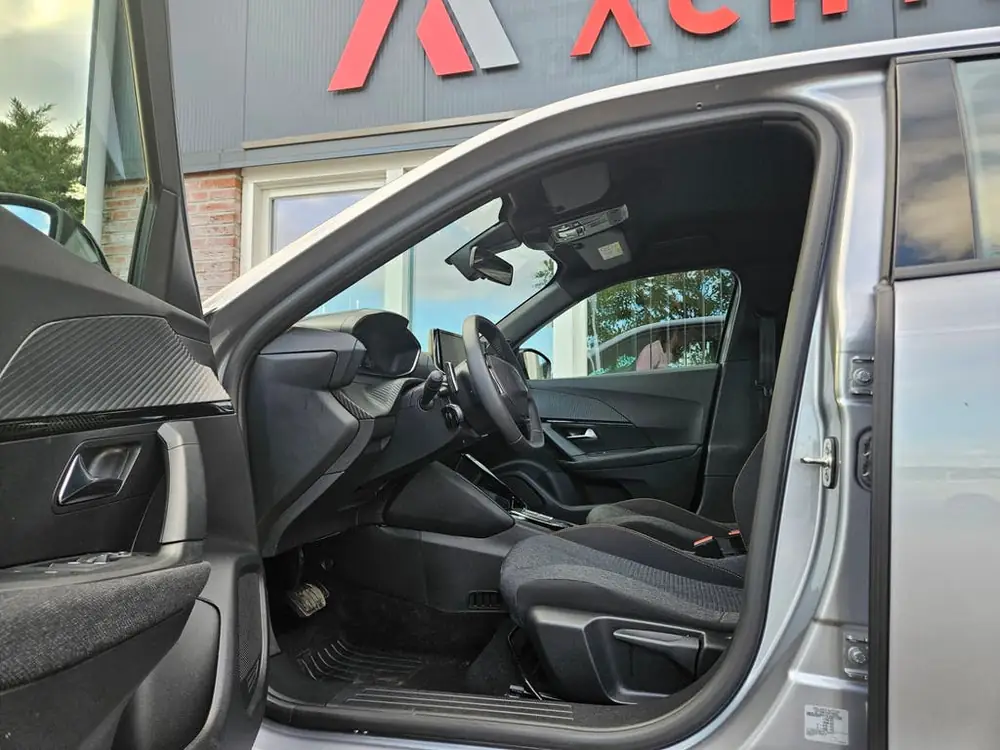 Peugeot 2008 1.2 Hybrid 136 Style Carplay! LED! Automaat! Cr uit 2025, foto 2