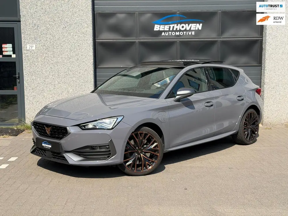 Cupra Leon 1.4 e-Hybrid VZ Copper Edition Pano Keyles uit 2021
