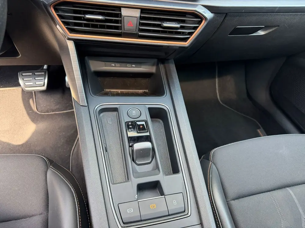 Cupra Leon 1.4 e-Hybrid VZ Copper Edition Pano Keyles uit 2021, foto 19