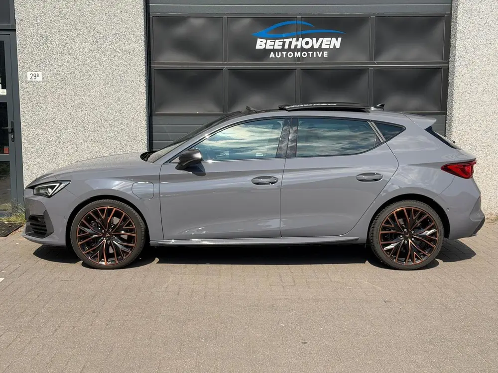 Cupra Leon 1.4 e-Hybrid VZ Copper Edition Pano Keyles uit 2021, foto 2