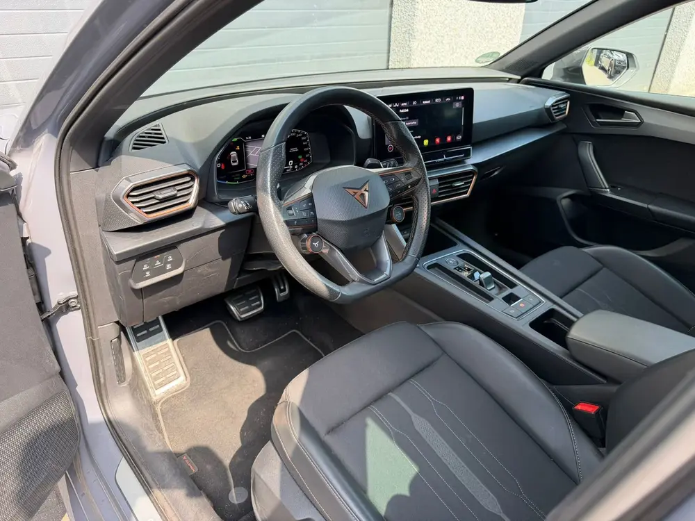 Cupra Leon 1.4 e-Hybrid VZ Copper Edition Pano Keyles uit 2021, foto 9