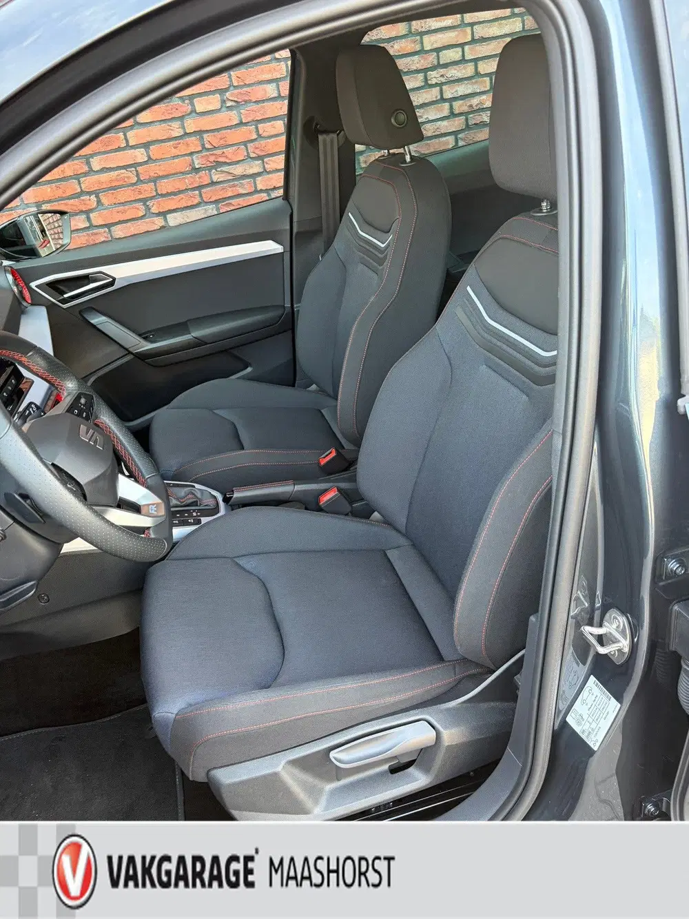 SEAT Arona 1.0 TSI FR Business Connect Automaat Achte uit 2023, foto 13