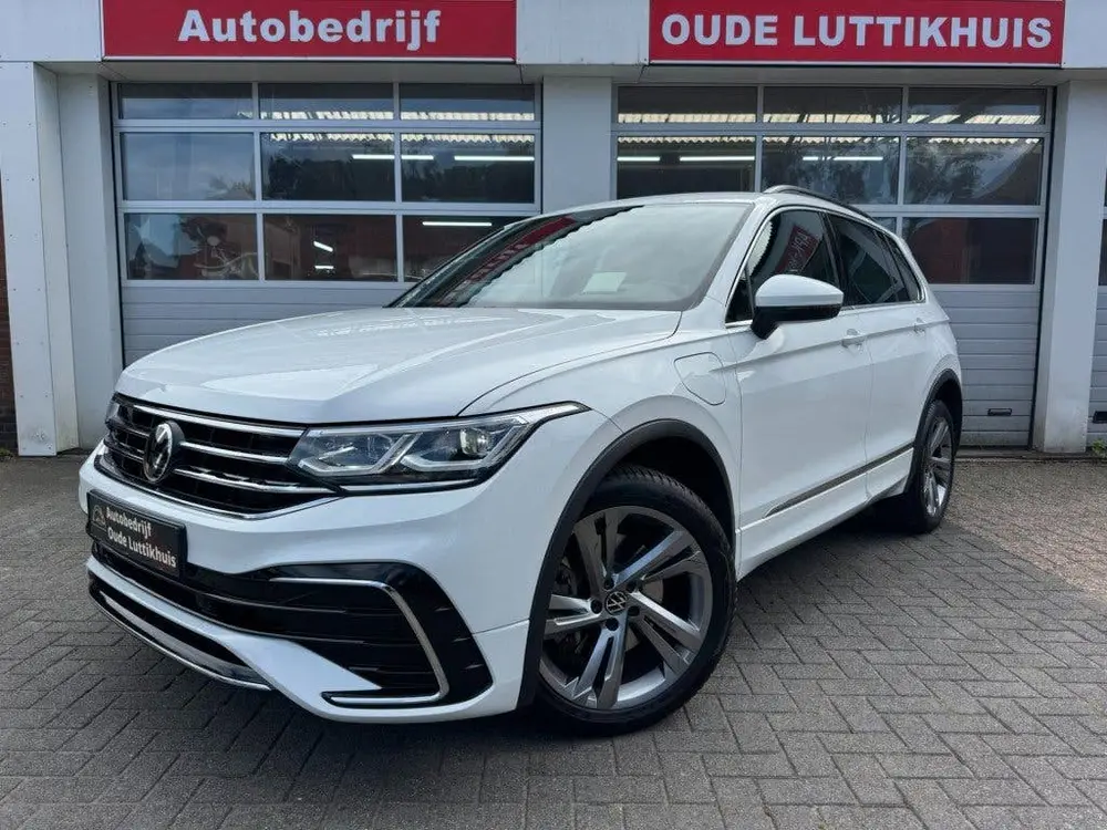 Volkswagen Tiguan 1.4TSI eHybrid 245PK R-Line Camera Virtual uit 2022