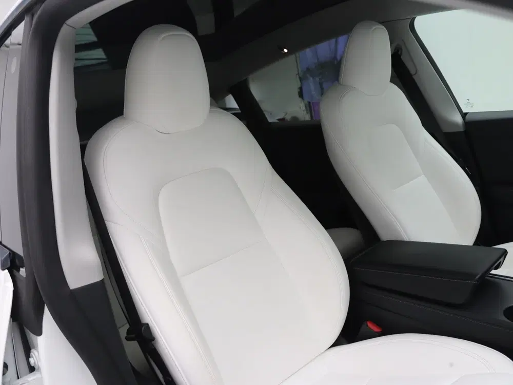 Tesla Model Y Performance 534pk AWD 90.9% SoH [ TREKHAAK uit 2023, foto 16