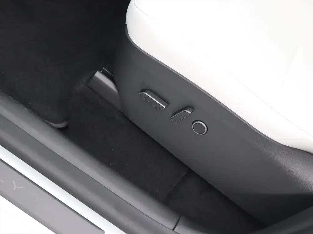 Tesla Model Y Performance 534pk AWD 90.9% SoH [ TREKHAAK uit 2023, foto 18