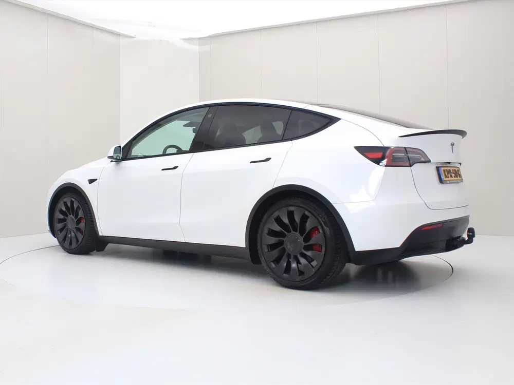 Tesla Model Y Performance 534pk AWD 90.9% SoH [ TREKHAAK uit 2023, foto 3