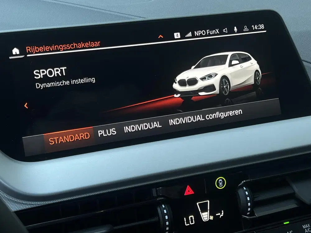 BMW 1-serie 116i M SPORT SHADOW LINE LED NIEUWSTAAT uit 2023, foto 19