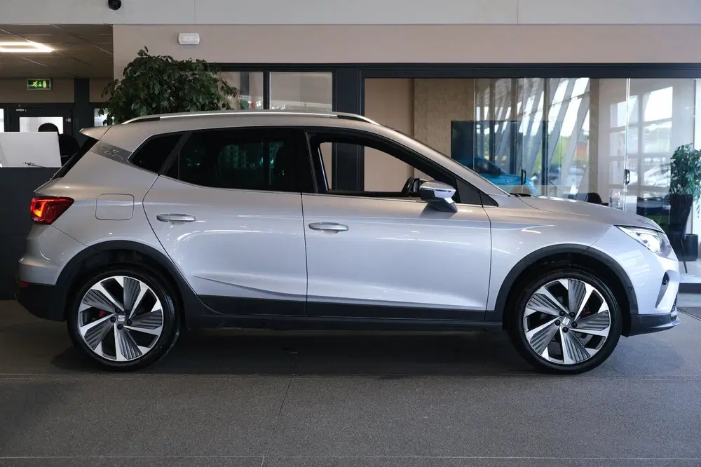 SEAT Arona 1.0 TSI FR DSG Facelift Virtual Navi Led C uit 2022, foto 7