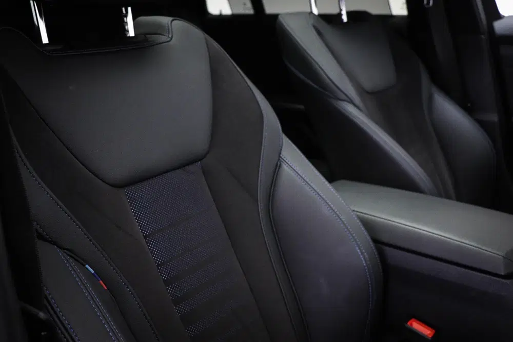 BMW 3-serie 330e M-Sport uit 2023, foto 13