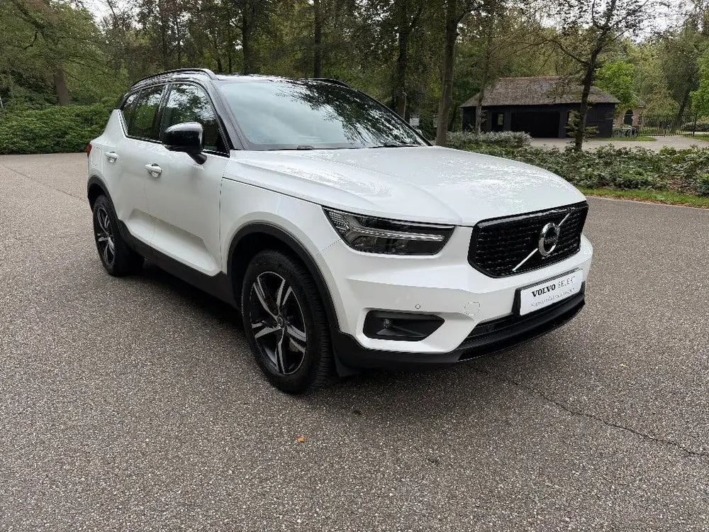 Volvo XC40 T4 AWD R-Design 150dkm 2019 Trekgewicht 2000KG uit 2019, foto 2