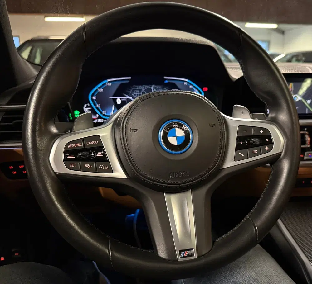 BMW 3-serie 330e Business Edition Plus uit 2022, foto 13