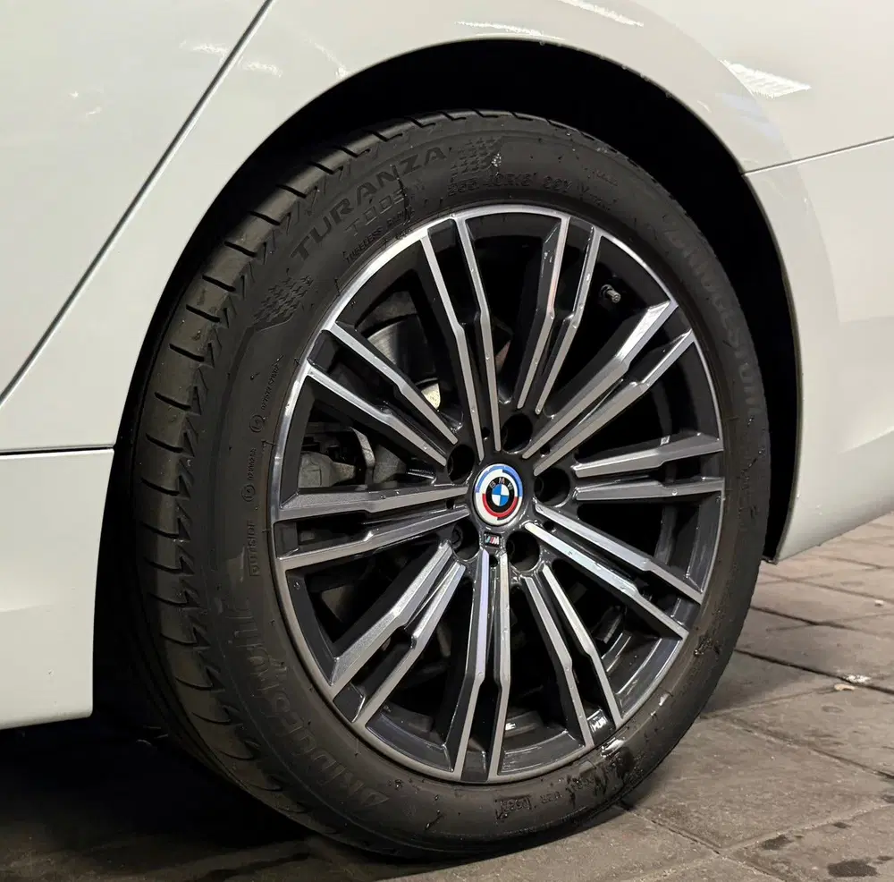BMW 3-serie 330e Business Edition Plus uit 2022, foto 20