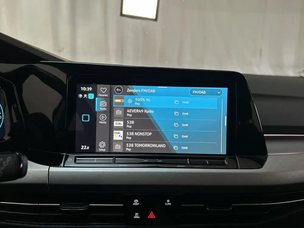 Volkswagen Golf Variant 1.0 eTSI DSG Life Sfeerverlichting N uit 2022, foto 15