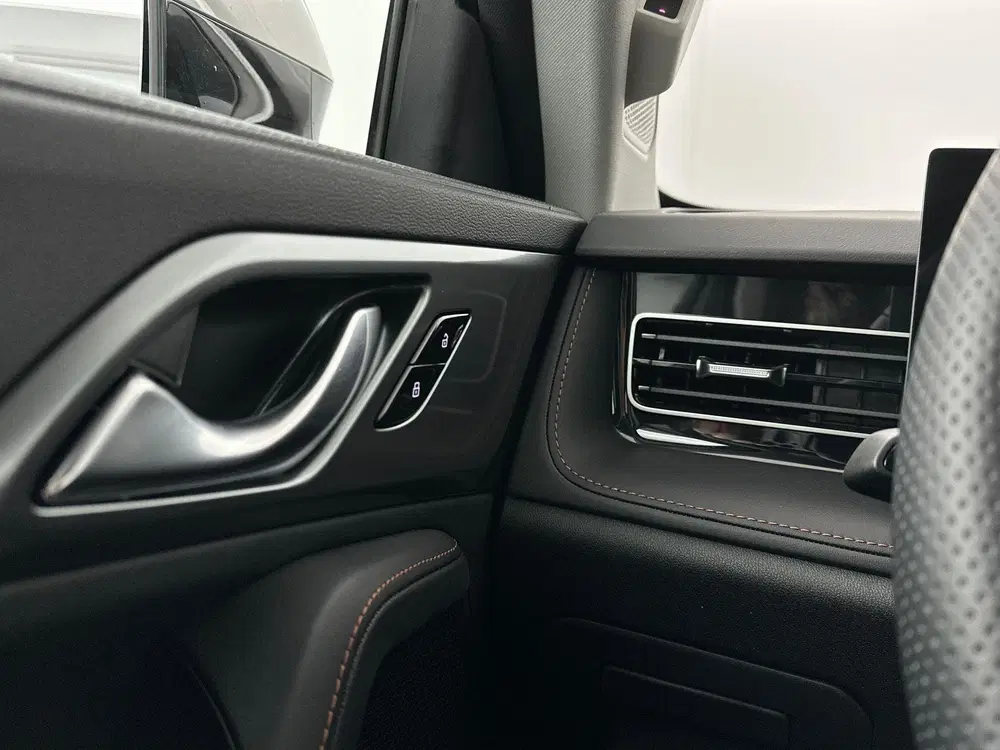 MG HS PHEV 1.5 272pk Aut Comfort uit 2024, foto 17