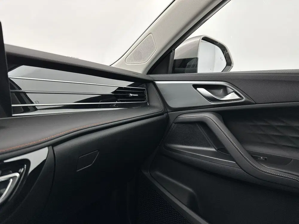 MG HS PHEV 1.5 272pk Aut Comfort uit 2024, foto 18