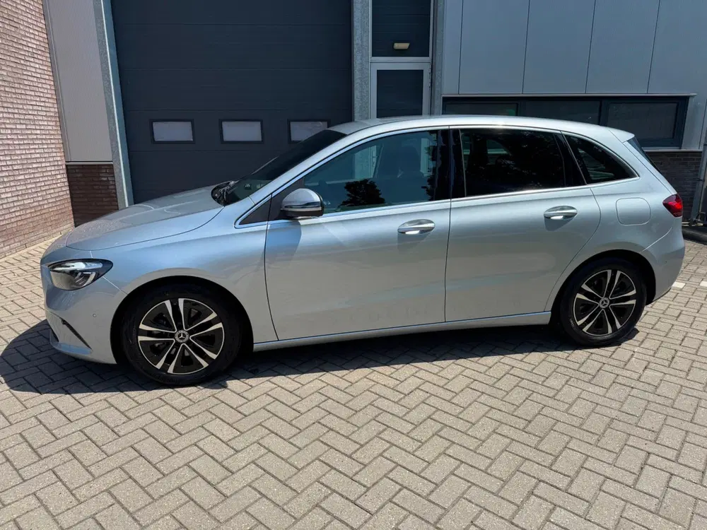 Mercedes-Benz B-Klasse 200 Luxury Line uit 2025, foto 18