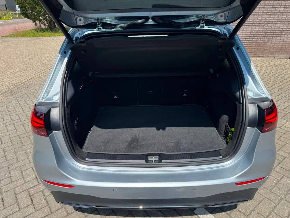 Mercedes-Benz B-Klasse 200 Luxury Line uit 2025, foto 19