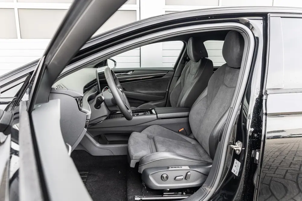 Volkswagen ID.7 286pk Pro Limited Edition 77 kWh | Trekhaak uit 2026, foto 4