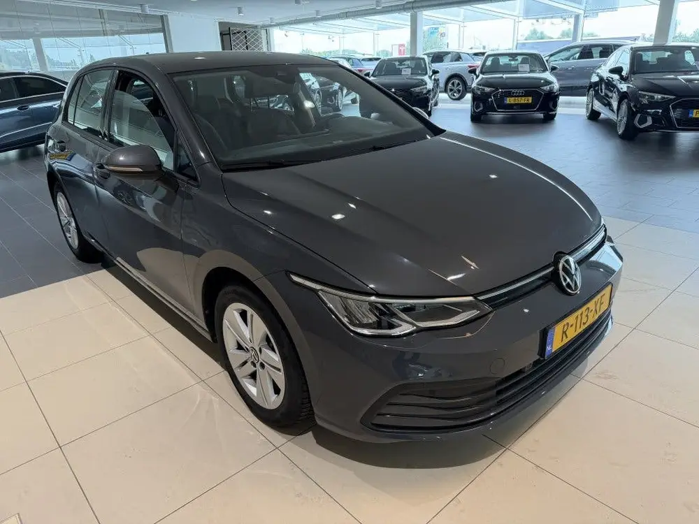 Volkswagen Golf 1.0 TSI Life (bj 2022) uit 2022, foto 2