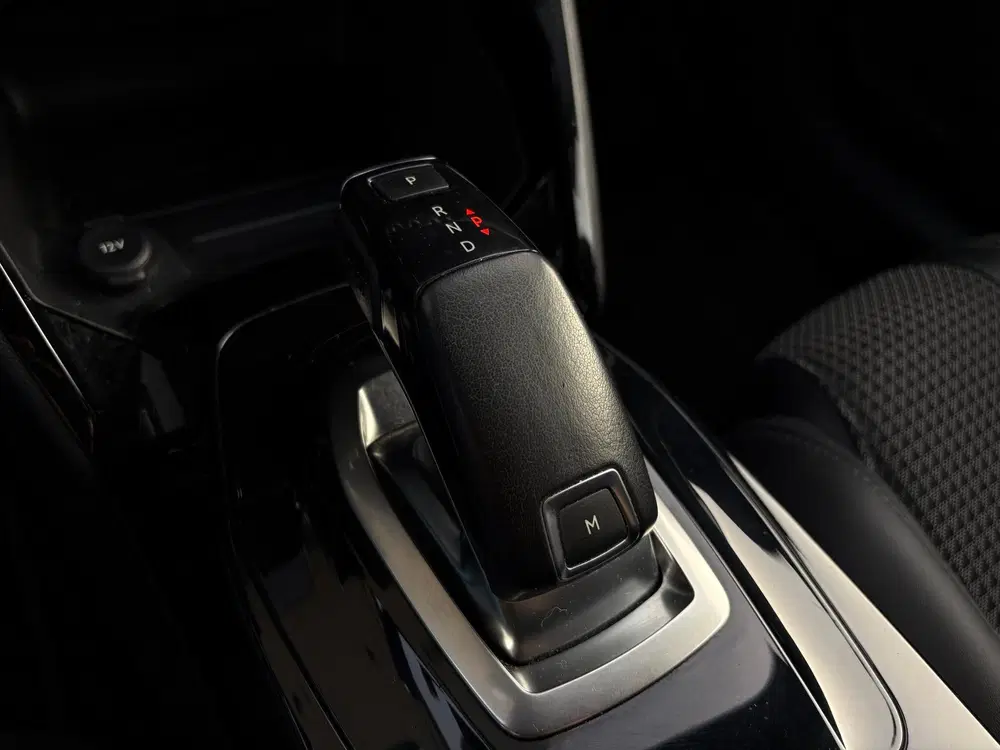 Peugeot 208 1.2 PureTech GT-Line uit 2020, foto 10