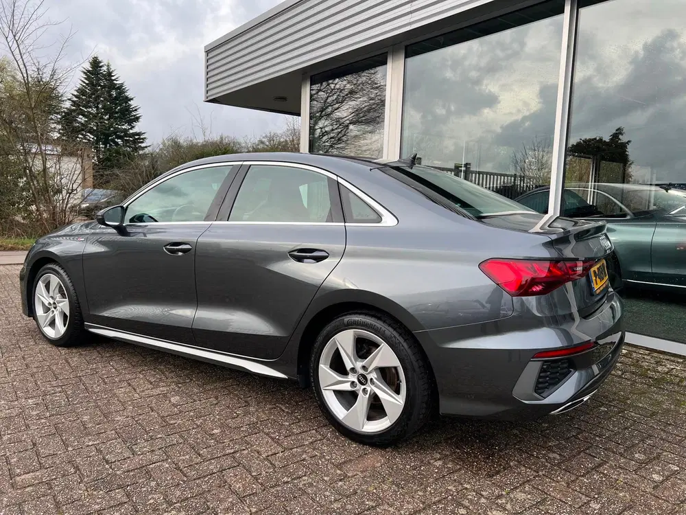 Audi A3 30 TFSI S Line Automaat uit 2022, foto 3