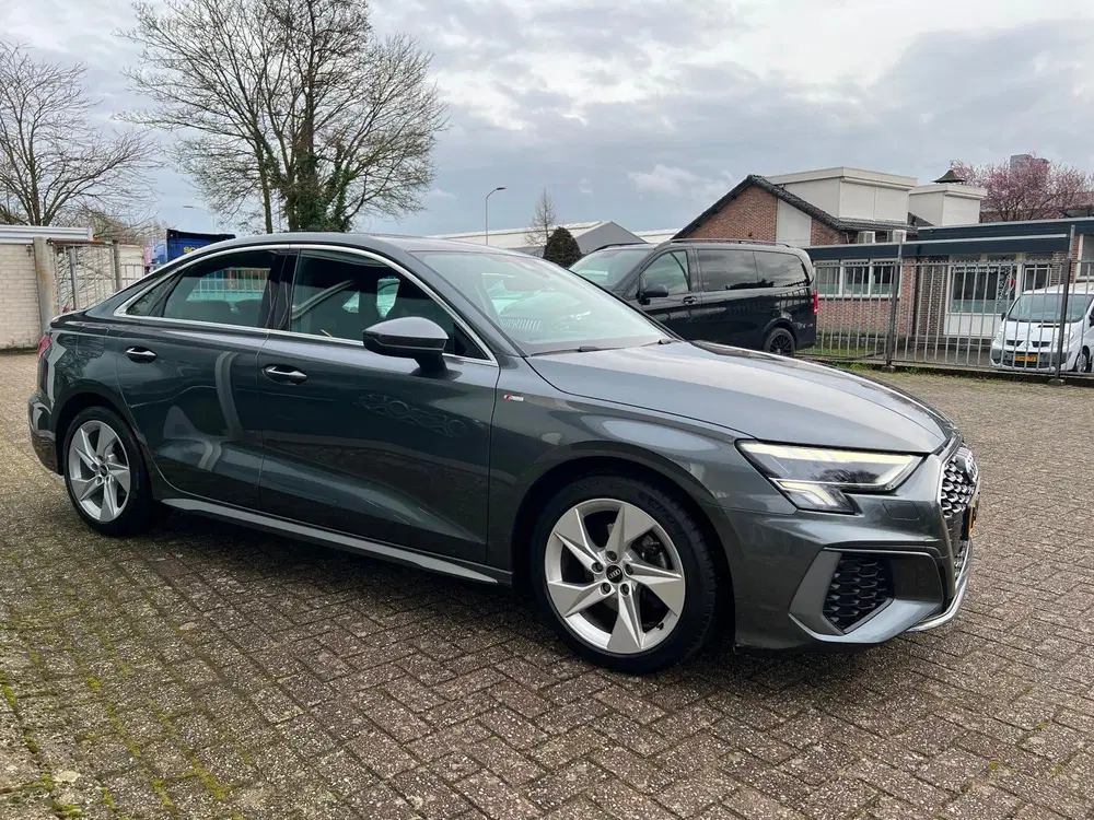 Audi A3 30 TFSI S Line Automaat uit 2022, foto 4