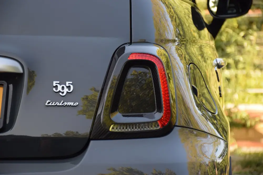 Fiat 500 Abarth Turismo Pack Rosso/Garantie/Carplay/Carbon uit 2019, foto 17