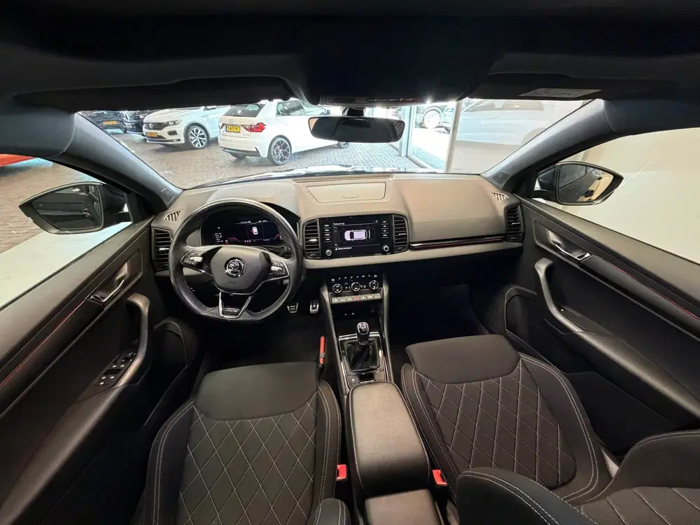 Skoda Karoq 1.5 TSI ACT Sportline Business uit 2021, foto 16