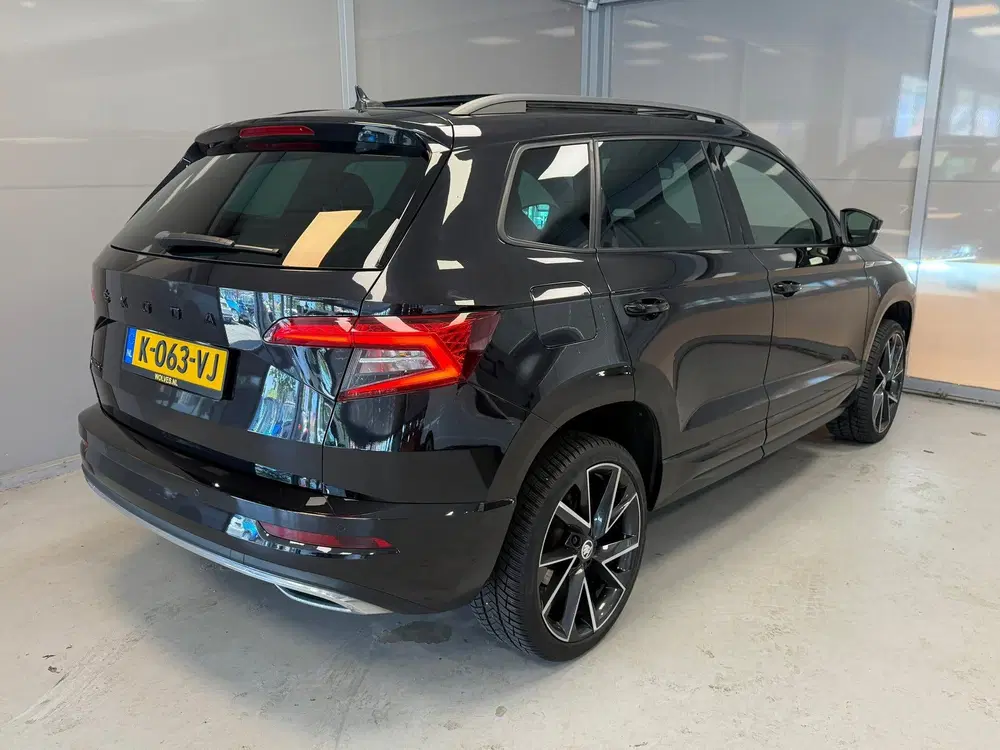 Skoda Karoq 1.5 TSI ACT Sportline Business uit 2021, foto 4