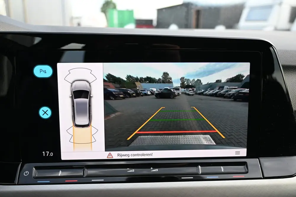 Volkswagen Golf Variant 1.0 eTSI Life camera climate uit 2022, foto 14