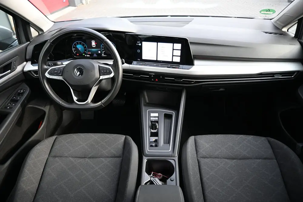 Volkswagen Golf Variant 1.0 eTSI Life camera climate uit 2022, foto 4