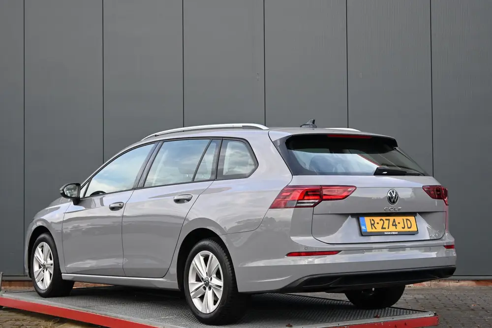 Volkswagen Golf Variant 1.0 eTSI Life camera climate uit 2022, foto 6