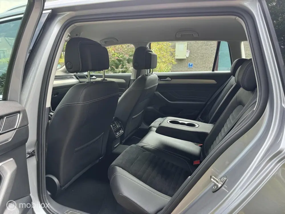 Volkswagen Passat Variant 1.5 TSI R-Line Business +/HUD/OHDO uit 2020, foto 11