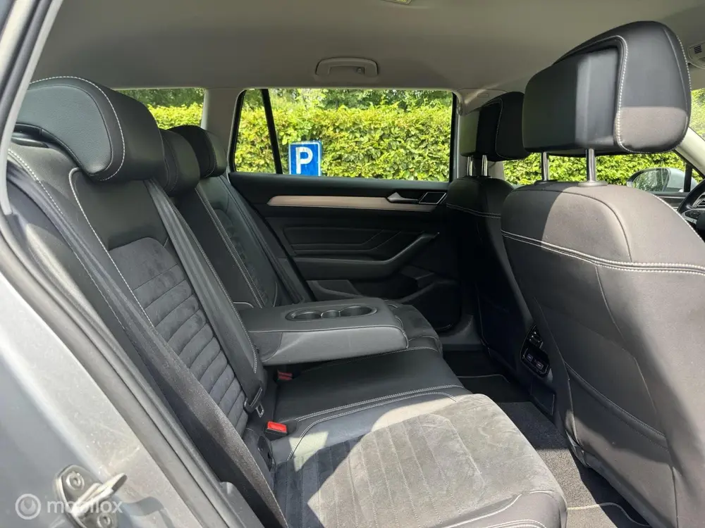 Volkswagen Passat Variant 1.5 TSI R-Line Business +/HUD/OHDO uit 2020, foto 12