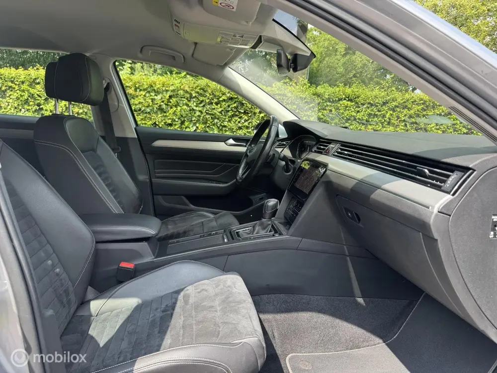 Volkswagen Passat Variant 1.5 TSI R-Line Business +/HUD/OHDO uit 2020, foto 13