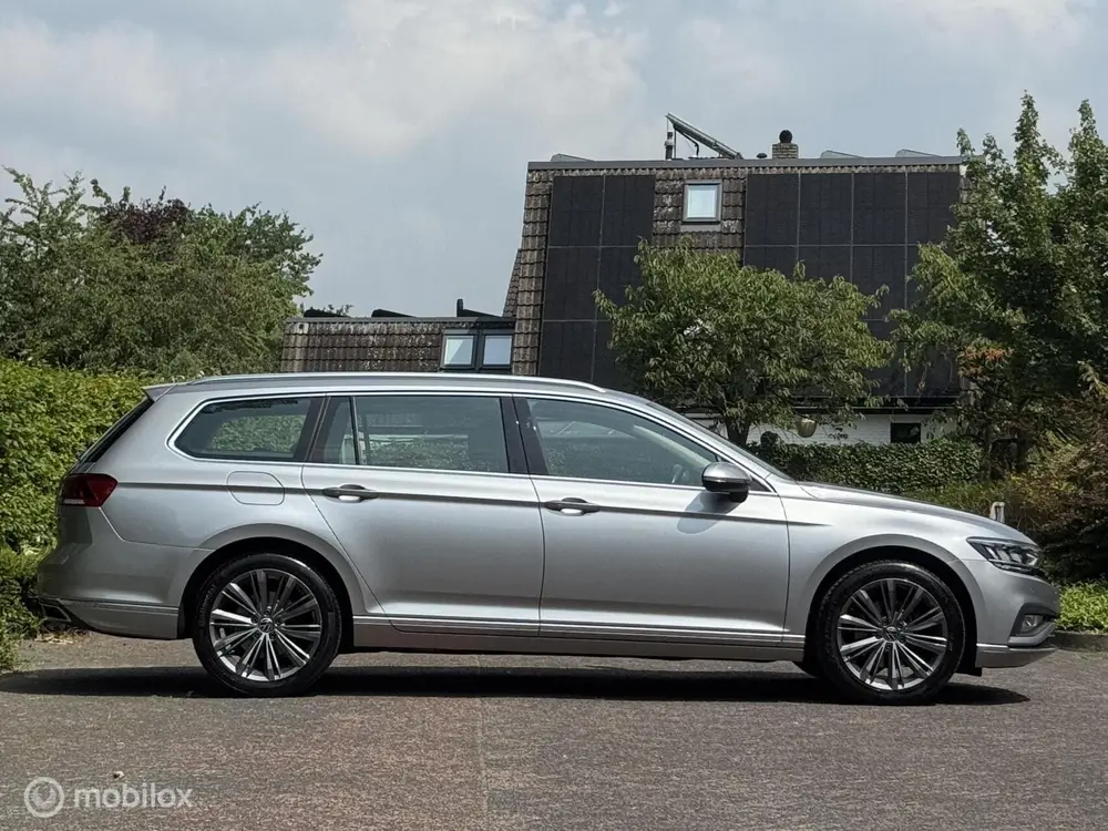 Volkswagen Passat Variant 1.5 TSI R-Line Business +/HUD/OHDO uit 2020, foto 20