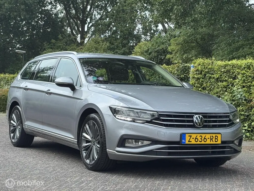 Volkswagen Passat Variant 1.5 TSI R-Line Business +/HUD/OHDO uit 2020, foto 3