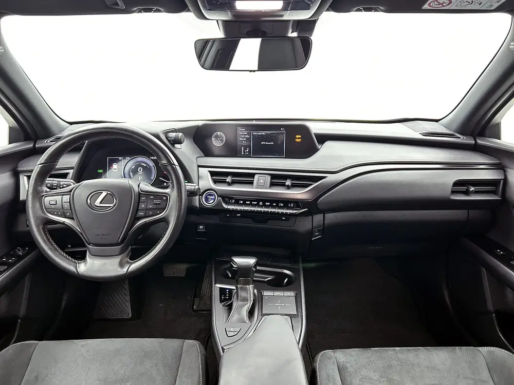 Lexus UX 250h Preference Line uit 2022, foto 4