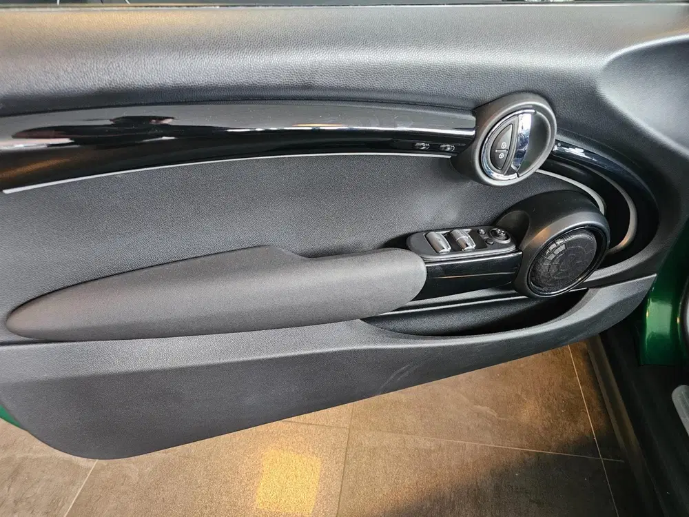 Mini Cabrio 1.5 Cooper Rockingham GT Edition uit 2023, foto 10