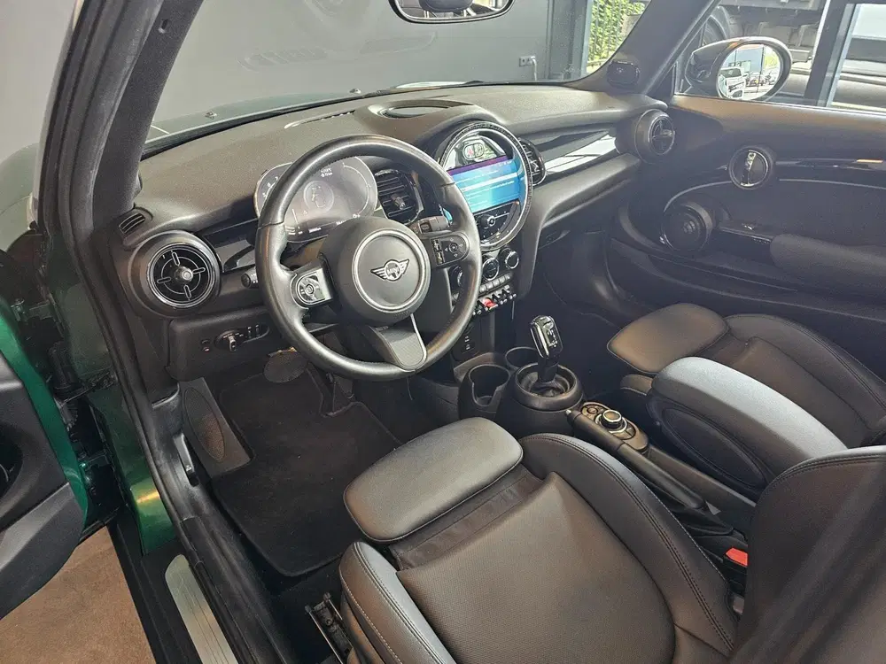 Mini Cabrio 1.5 Cooper Rockingham GT Edition uit 2023, foto 12