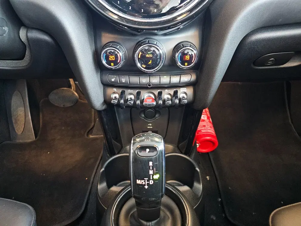 Mini Cabrio 1.5 Cooper Rockingham GT Edition uit 2023, foto 20
