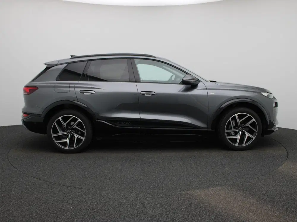 Audi Q6 e-tron edition 83 kWh 251 PK uit 2025, foto 6