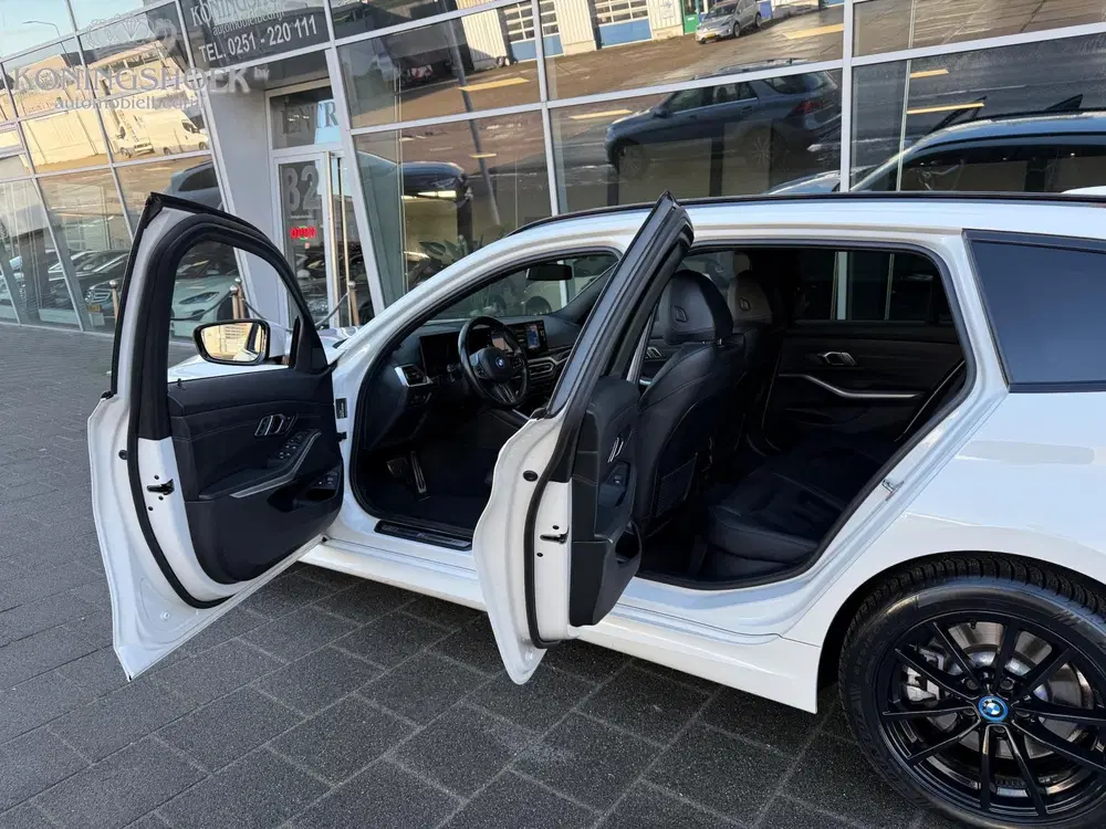 BMW 3-serie 330e M Sport High Executive uit 2022, foto 12